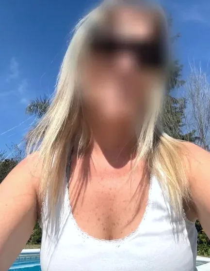 Anna, 40