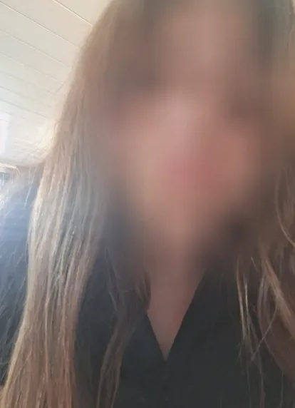Büsra, 27