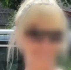 Carla, 37