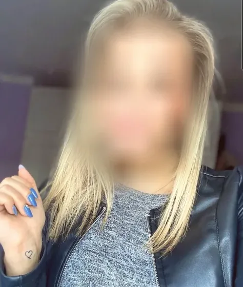 Emma, 21