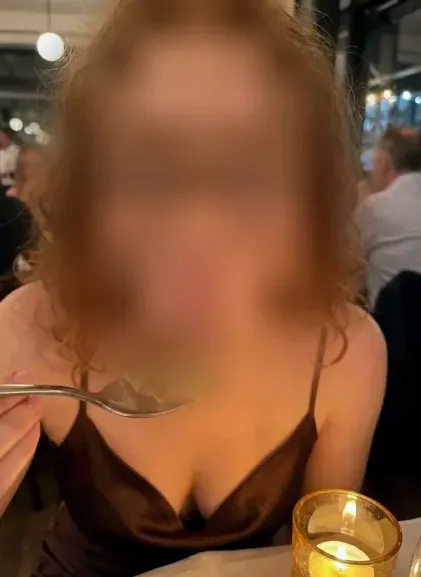 Mira, 25