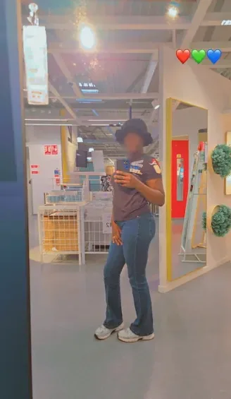 Nadine, 29